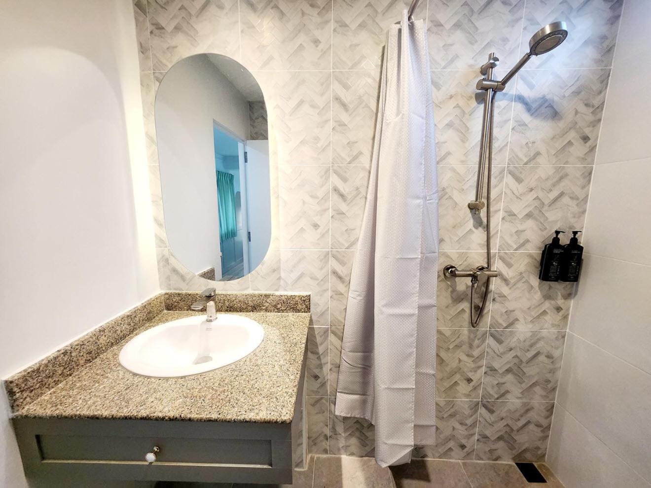 Seatel Phuket, Patong Beach Ngoại thất bức ảnh
